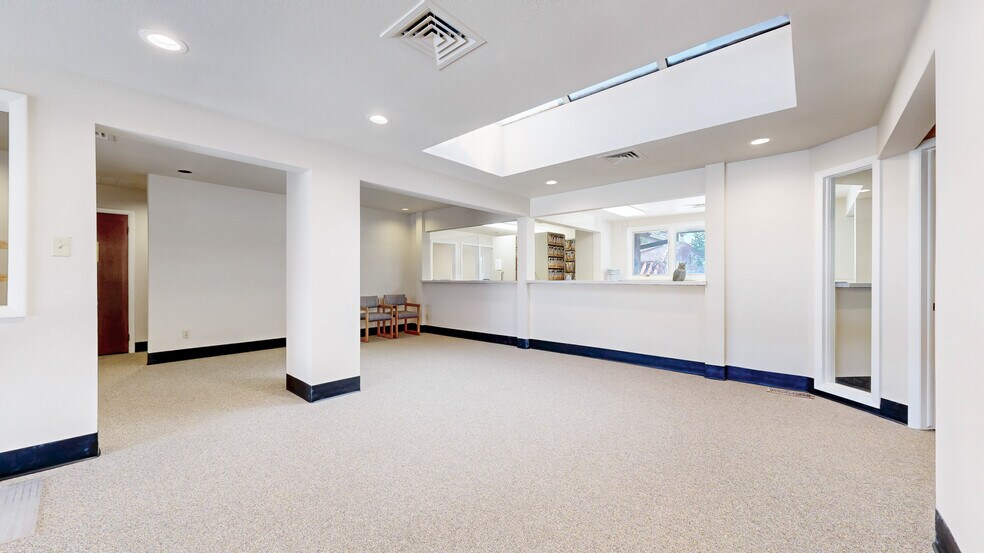 1032 Luke St, Fort Collins, CO for lease - Interior Photo - Image 2 of 10