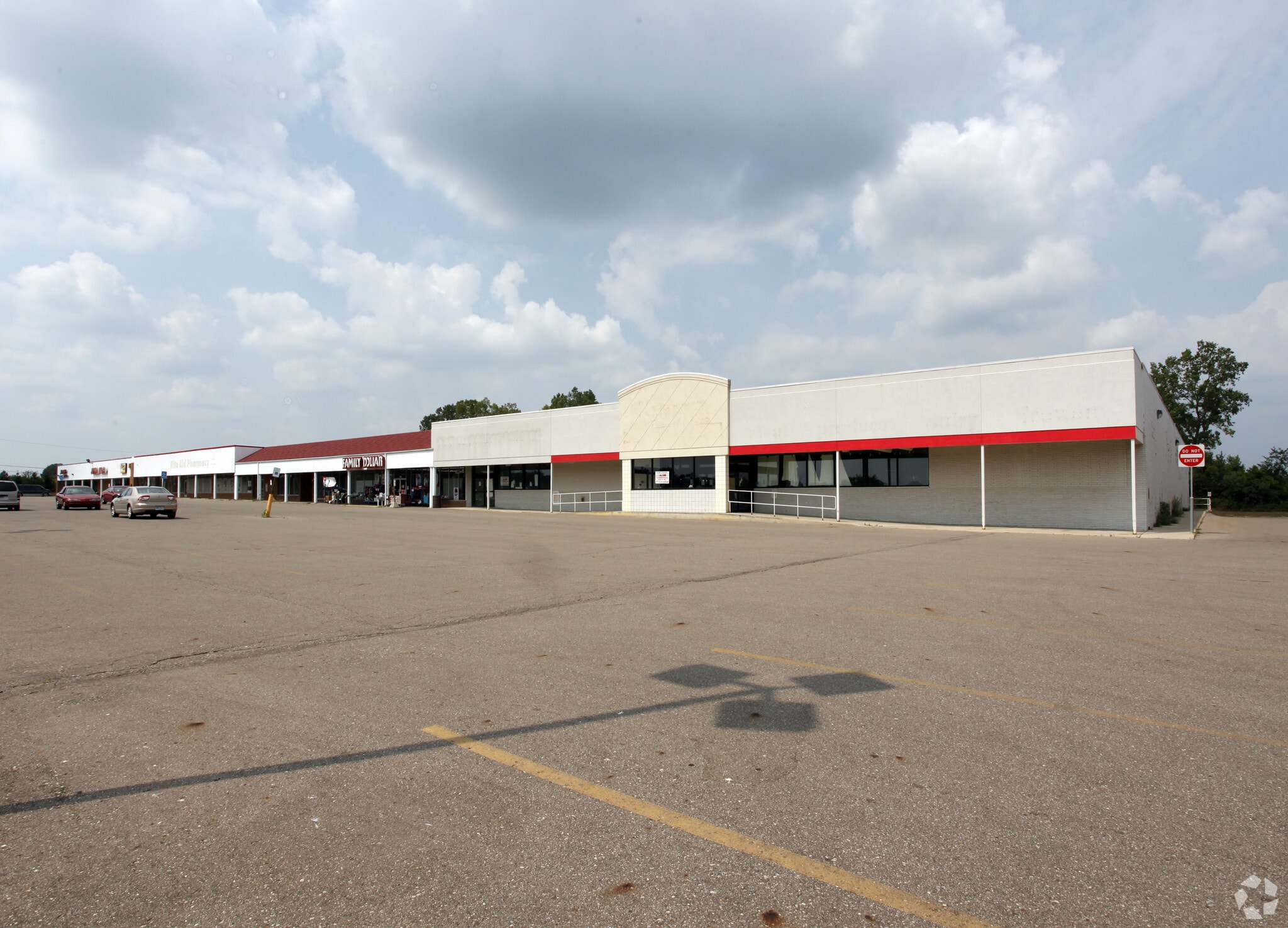9098-9136 Miller Rd, Swartz Creek, MI for sale Primary Photo- Image 1 of 16