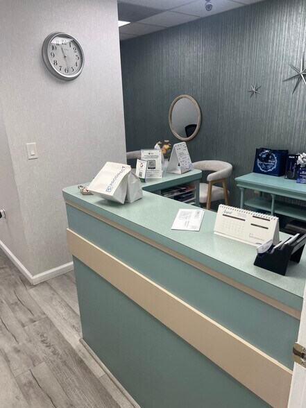 49 Ridgedale Ave, East Hanover, NJ à vendre - Photo intérieure - Image 3 de 14