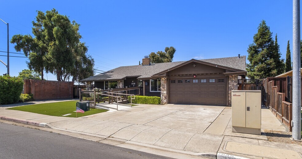 1230 Vancouver Way, Livermore, CA à vendre - Photo du bâtiment - Image 2 de 48