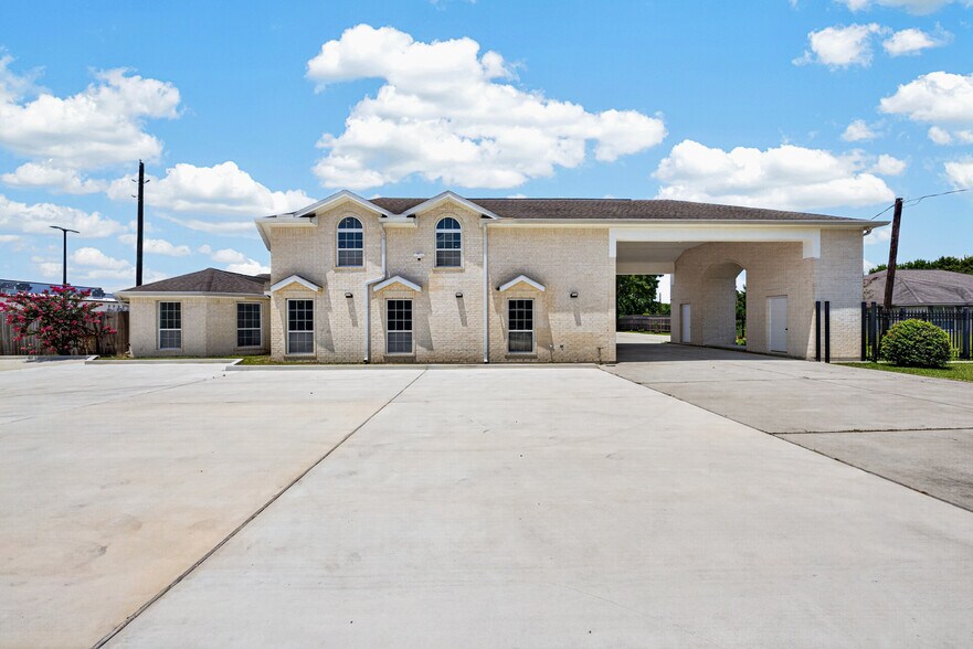 26214 Hunter Ln, Katy, TX à louer - Photo du bâtiment - Image 2 de 18