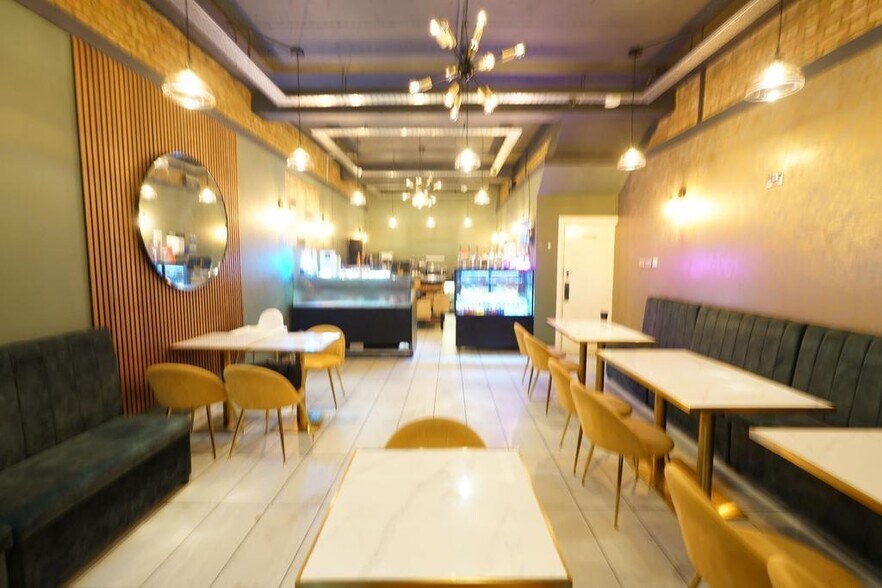 77 Lodge Ln, Grays à louer - Photo du bâtiment - Image 3 de 16