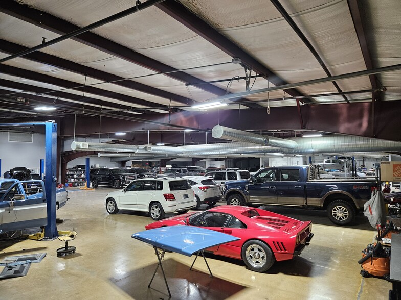 3002 Century Dr, Rowlett, TX à vendre - Photo du bâtiment - Image 3 de 22