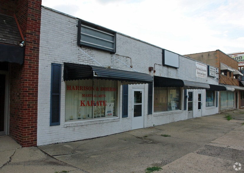 1744 N Sheridan Rd, Peoria, IL for sale - Building Photo - Image 2 of 2