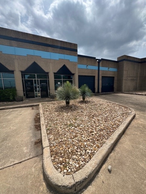 3701 Drossett Dr, Austin, TX for lease Primary Photo- Image 1 of 11