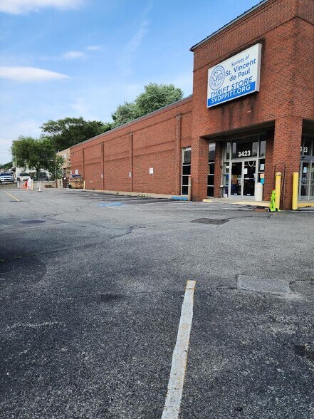 3423 Library Rd, Castle Shannon, PA à vendre - Photo du bâtiment - Image 3 de 4