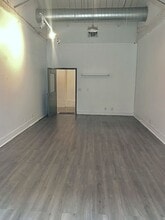 3502 Scotts Ln, Philadelphia, PA for lease Interior Photo- Image 2 of 5
