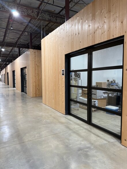 600 S 1st St, Rogers, AR for lease - Building Photo - Image 3 of 36