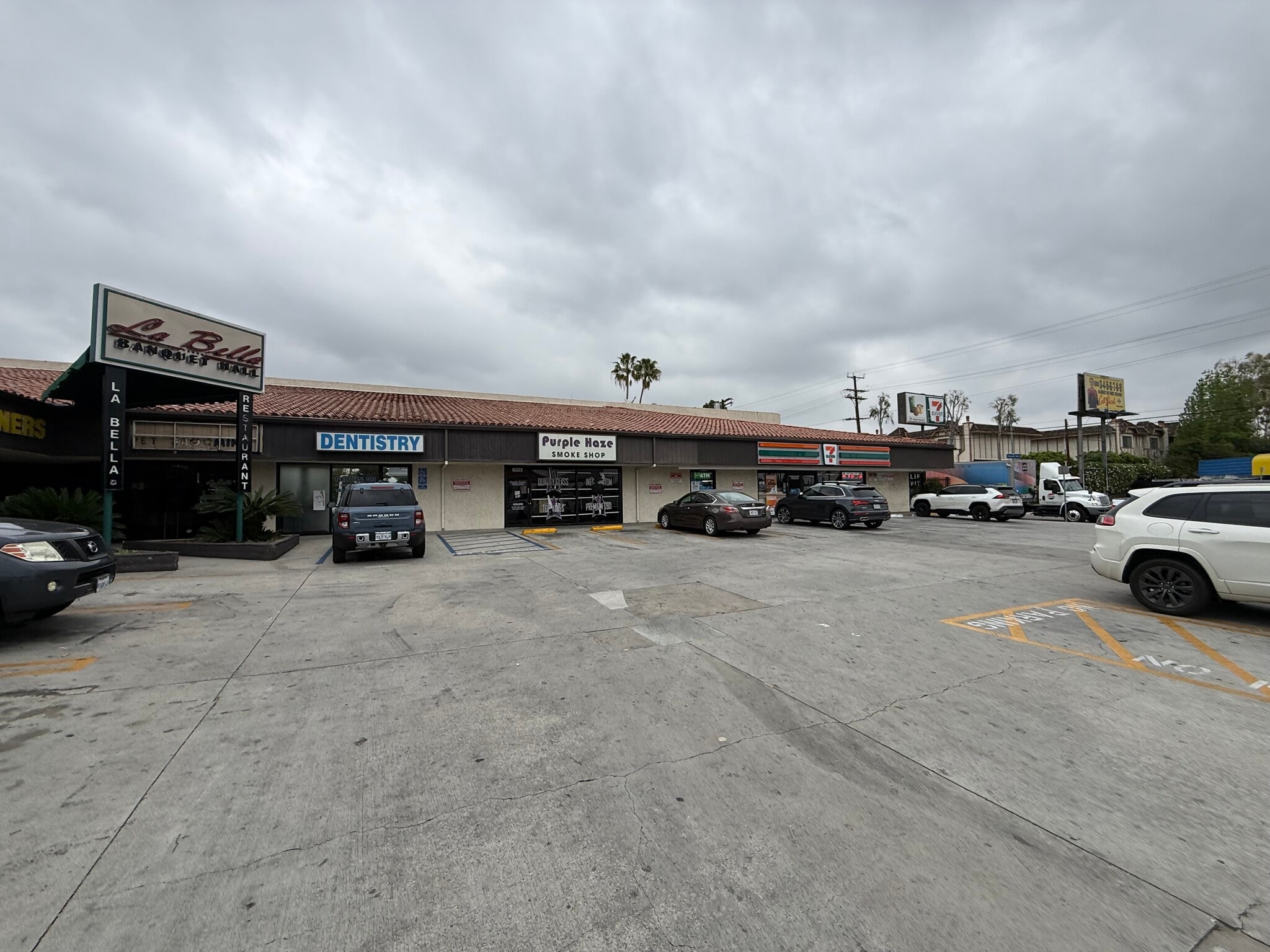 10317-10321 Zelzah Ave, Northridge, CA for lease Primary Photo- Image 1 of 2