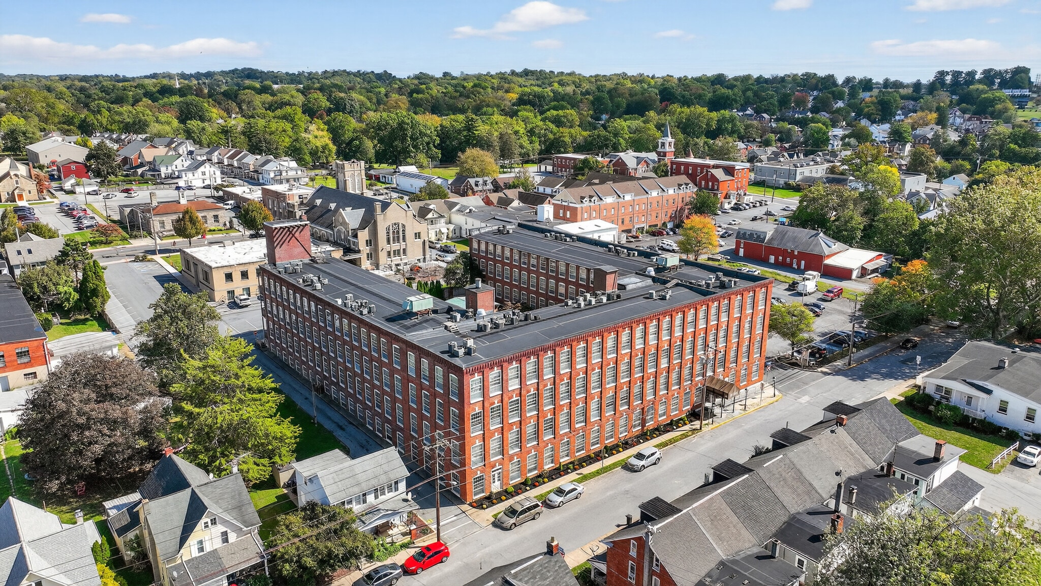 155 S Poplar St, Elizabethtown, PA for sale Building Photo- Image 1 of 9