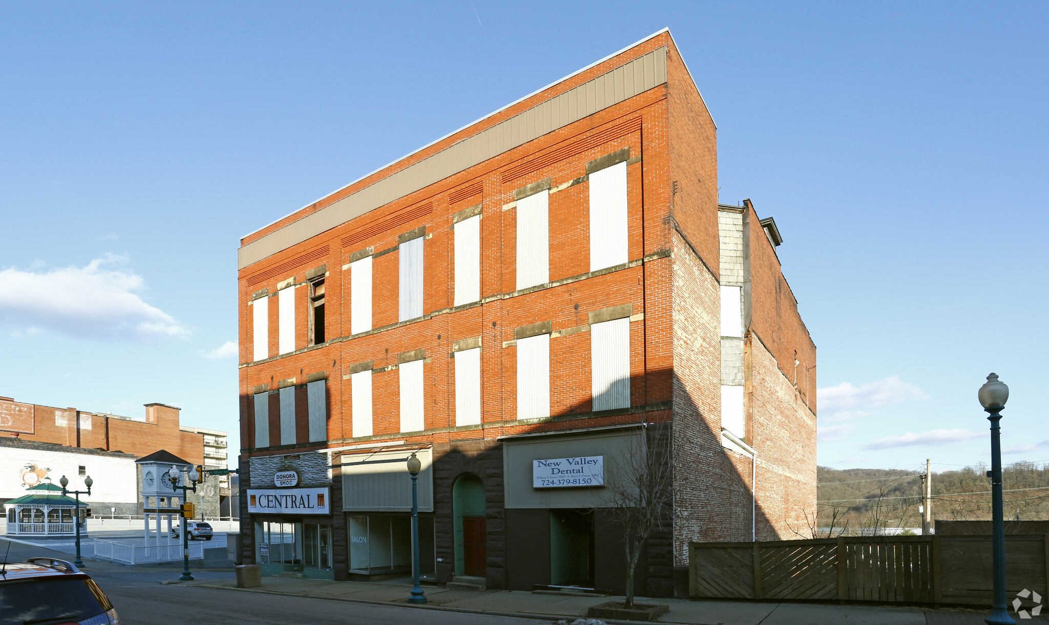 584 Mckean Ave, Donora, PA for sale Primary Photo- Image 1 of 1