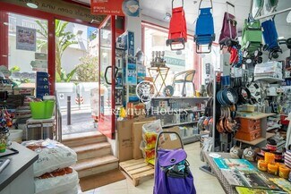 Plus de détails pour Multi-résidentiel à vendre