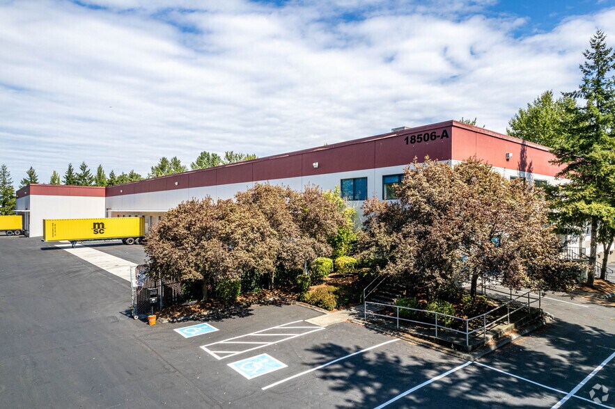 18506 80th Pl S, Kent, WA à louer - Photo du bâtiment - Image 2 de 3