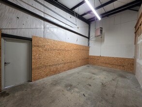 13909 Meridian Ave E, Puyallup, WA for lease Interior Photo- Image 2 of 5