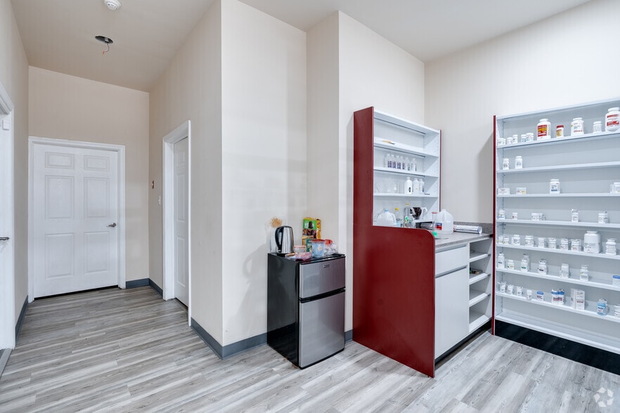 334 S Broad St, Trenton, NJ for sale - Interior Photo - Image 3 of 25