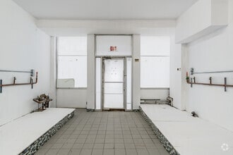 32-31 Greenpoint Ave, Long Island City, NY for lease Interior Photo- Image 2 of 13