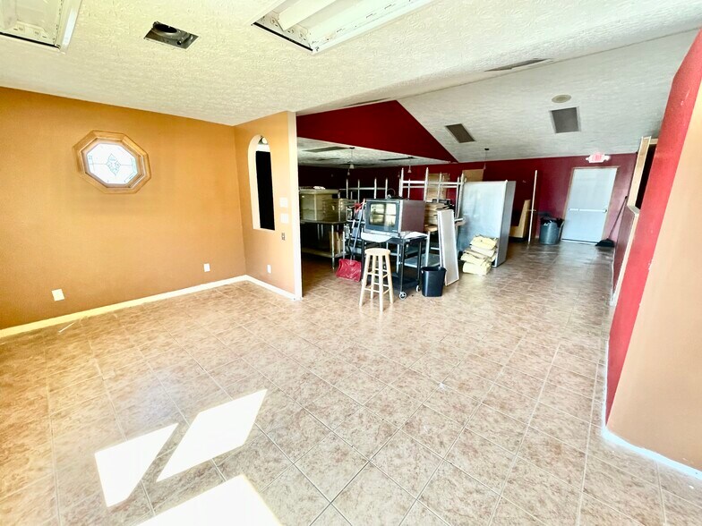 211 N Walnut St, Crawfordsville, IN à vendre - Photo intérieure - Image 3 de 8