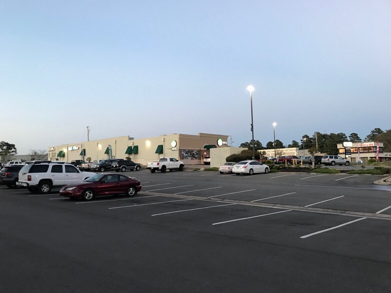 3948 Central Ave, Hot Springs National Park, AR for lease - Building Photo - Image 2 of 8