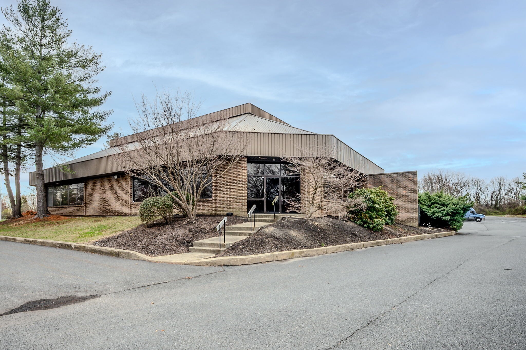 109 Lukens Dr, New Castle, DE for lease Building Photo- Image 1 of 15