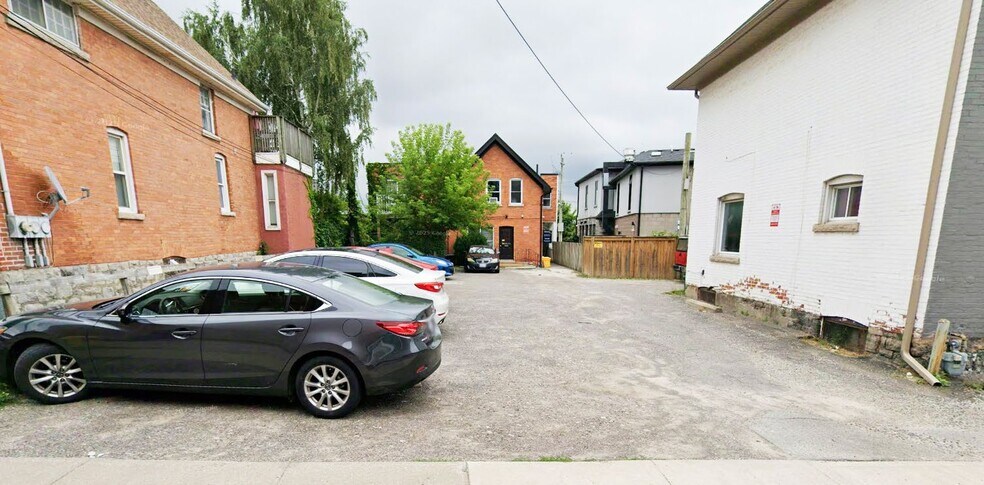 5 Race St, St Catharines, ON à vendre - Photo du bâtiment - Image 3 de 8