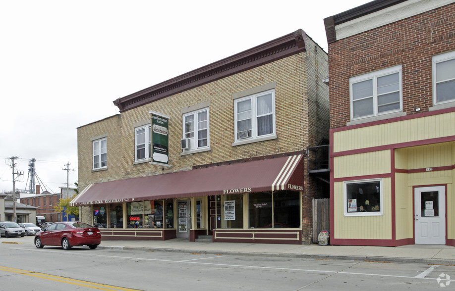 140 W Chestnut St, Burlington, WI à vendre - Photo principale - Image 1 de 1