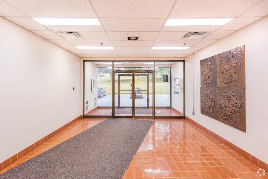 2041-2071 Mccowan Rd, Toronto, ON à louer - Photo du bâtiment - Image 1 de 4