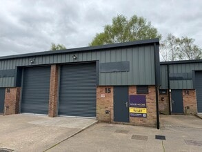 11-17 Wainer Clos, Lincoln à louer Photo du bâtiment- Image 1 de 6