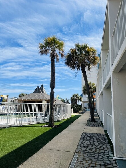 1500 S Ocean Blvd, Myrtle Beach, SC for sale - Building Photo - Image 2 of 33