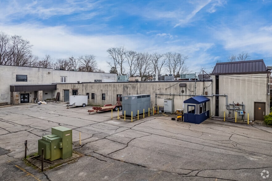 1 Alexander Pl, Glen Cove, NY for sale - Building Photo - Image 3 of 12