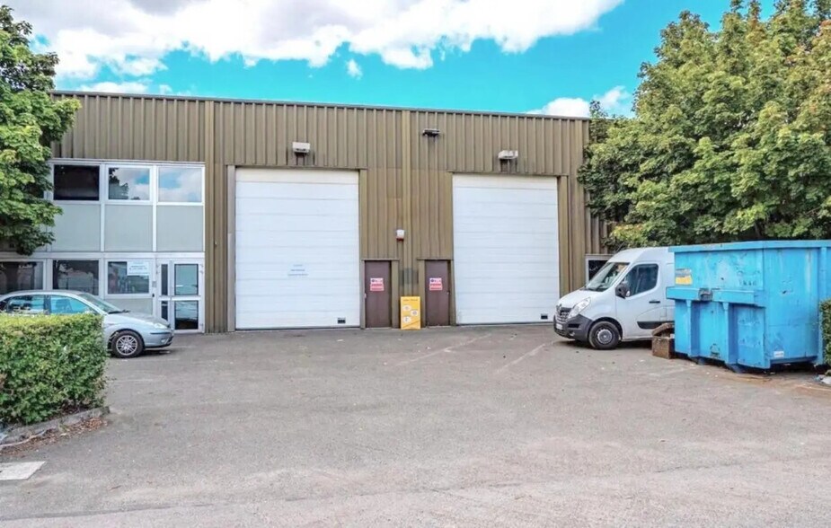 Bureau dans Trappes à louer - Photo du bâtiment - Image 3 de 8