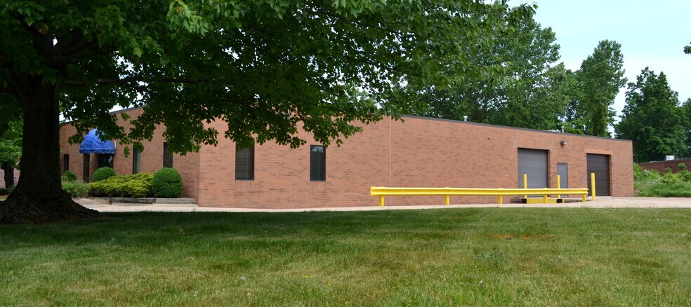 7855 Division Dr, Mentor, OH à vendre - Photo du bâtiment - Image 2 de 8