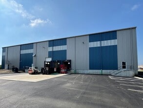 2130 Dividend Dr, Columbus, OH for lease Interior Photo- Image 2 of 2