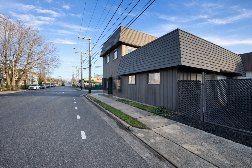 2102 S 12th St, Tacoma, WA for sale - Building Photo - Image 3 of 19
