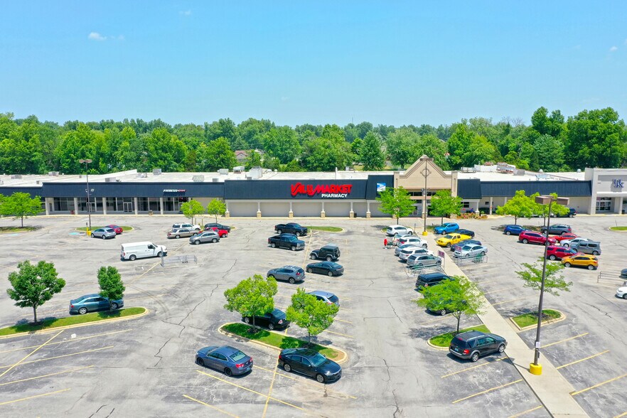 7519 Outer Loop, Louisville, KY à louer - Photo du bâtiment - Image 2 de 13
