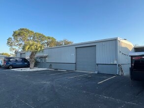 16121 Pine Ridge Rd, Fort Myers, FL for lease Building Photo- Image 1 of 3