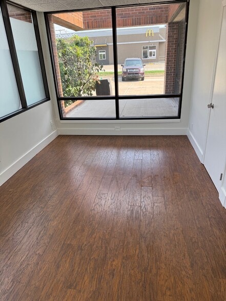 244 E US Highway 69, Claycomo, MO à louer - Photo du bâtiment - Image 3 de 19