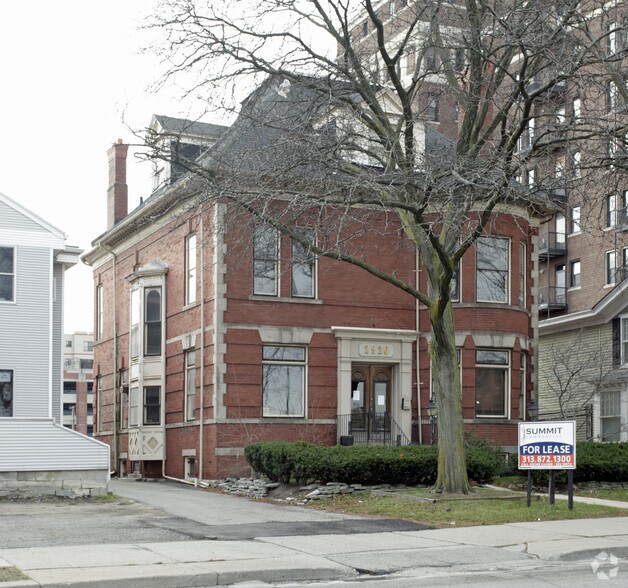 2920 E Jefferson Ave, Detroit, MI à louer - Photo du bâtiment - Image 2 de 7