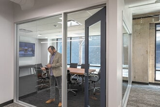 405 W Superior St, Chicago, IL for lease Interior Photo- Image 2 of 4