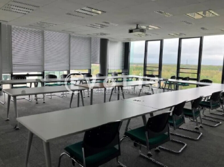 8 Avenue De Lunca, Montigny-le-Bretonneux à louer - Photo intérieure - Image 3 de 7