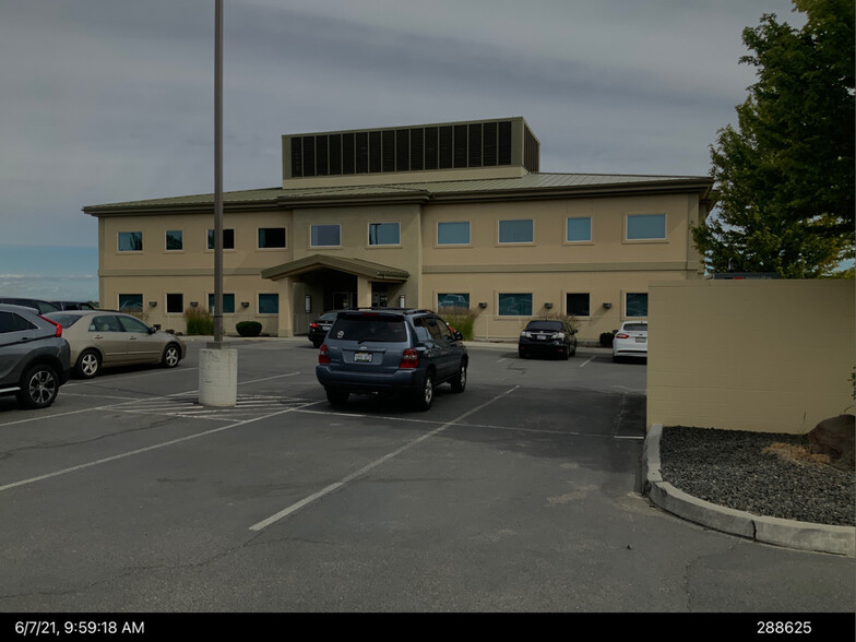 1030 N Center Pky, Kennewick, WA for sale - Primary Photo - Image 1 of 1