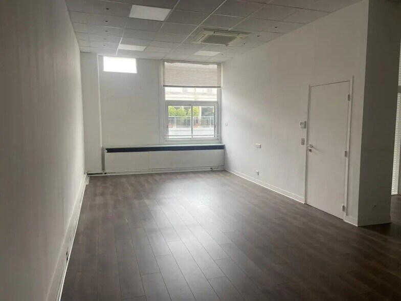 27 Rue De Lisbonne, Paris for lease - Building Photo - Image 2 of 7