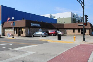 Plus de détails pour 68 N Main St, Fond Du Lac, WI - Commerce de détail à vendre