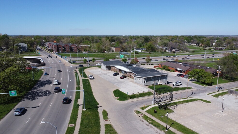 945 19th St, Des Moines, IA for sale - Building Photo - Image 3 of 11