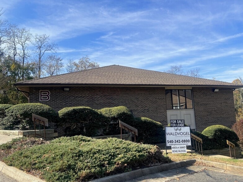 2250 Murrell Rd, Lynchburg, VA à louer - Photo du bâtiment - Image 3 de 4