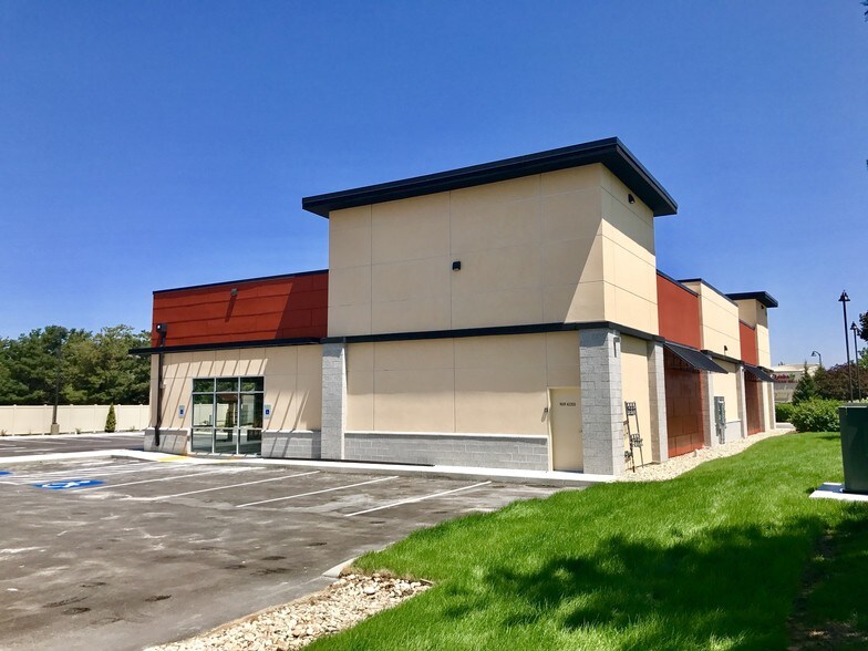 2976 E Overland Rd, Meridian, ID à louer - Photo du bâtiment - Image 3 de 5