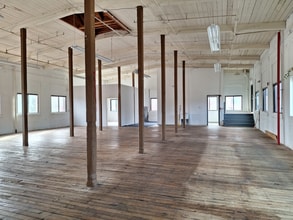 1313 Connecticut Ave, Bridgeport, CT for lease Interior Photo- Image 1 of 2