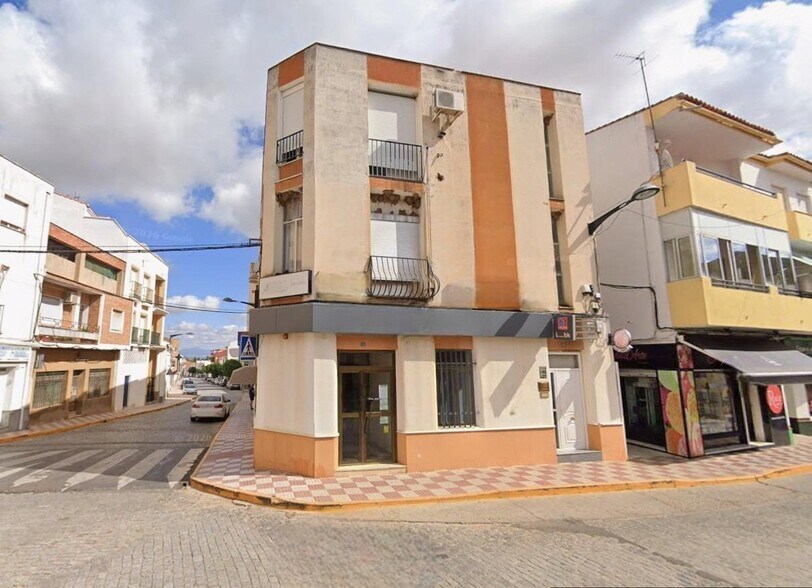 Avenida Constitución, 13, Navalvillar de Pela, Badajoz for sale - Building Photo - Image 2 of 3