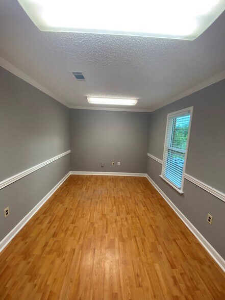 629 Lakeland East Dr, Flowood, MS à louer - Photo intérieure - Image 2 de 5
