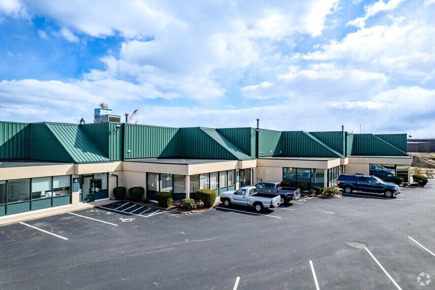 315 Commerce Park Rd, North Kingstown, RI à louer - Photo du bâtiment - Image 3 de 14
