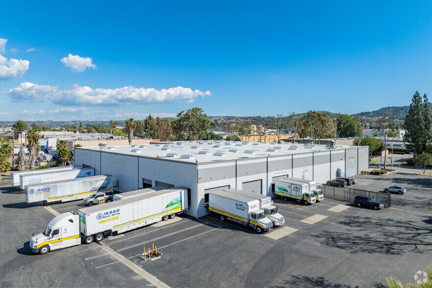 17031-17037 E Green Dr, City of Industry, CA à vendre - Photo du bâtiment - Image 2 de 16